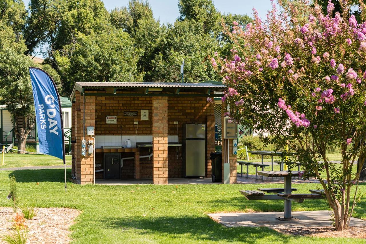Gundagai Cabins & Tourist Park ภายนอก รูปภาพ