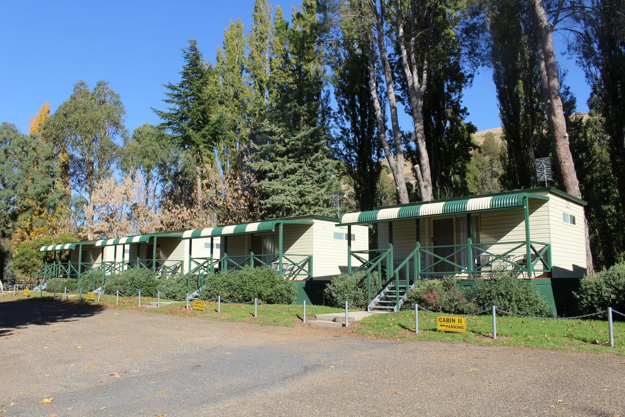 Gundagai Cabins & Tourist Park ภายนอก รูปภาพ