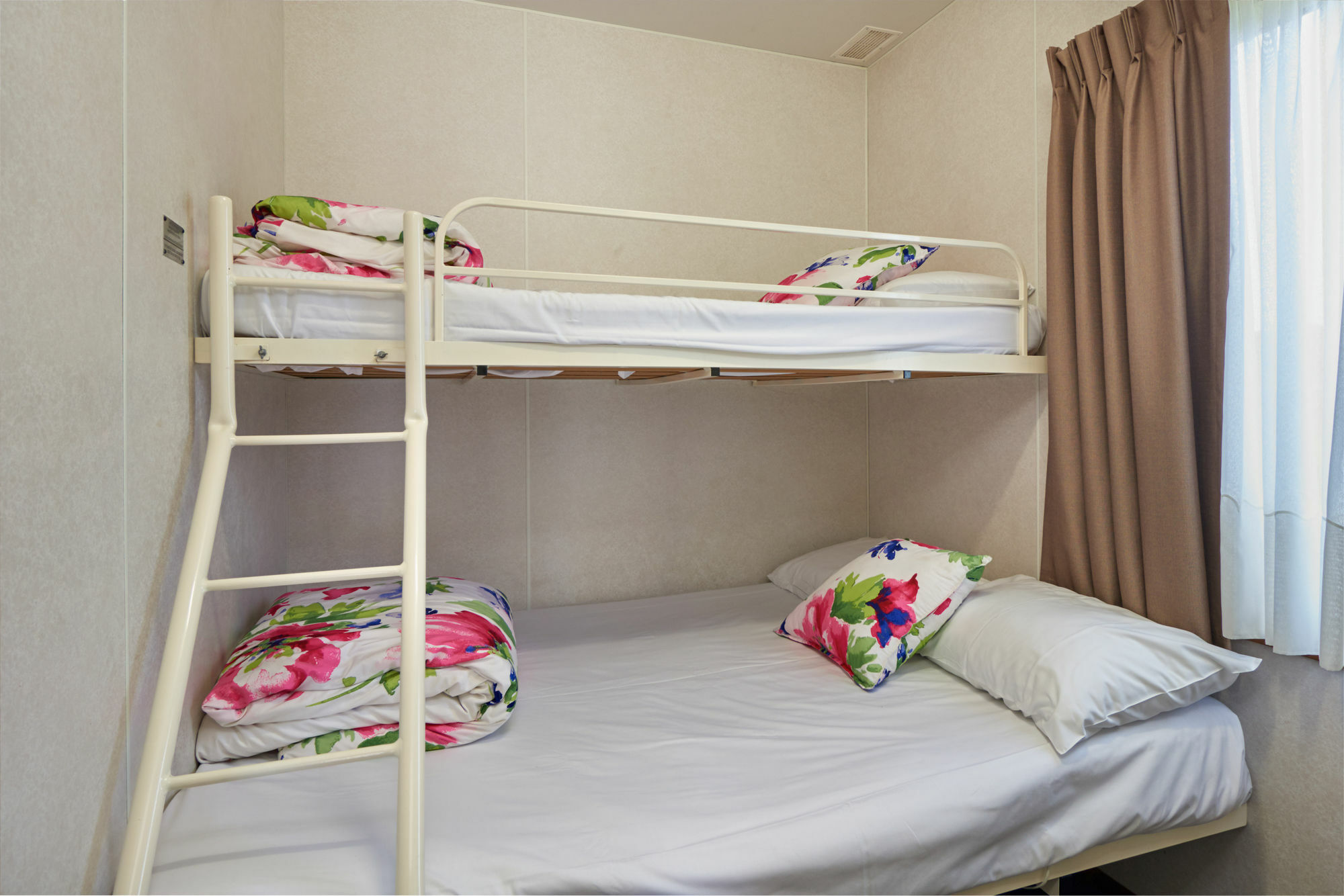 Gundagai Cabins & Tourist Park ภายนอก รูปภาพ