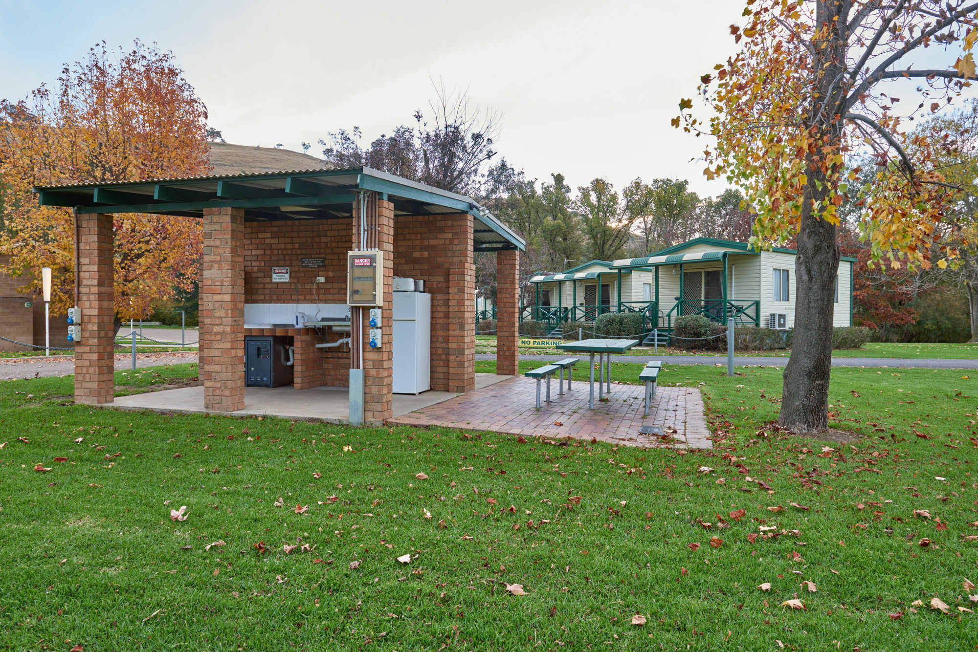 Gundagai Cabins & Tourist Park ภายนอก รูปภาพ