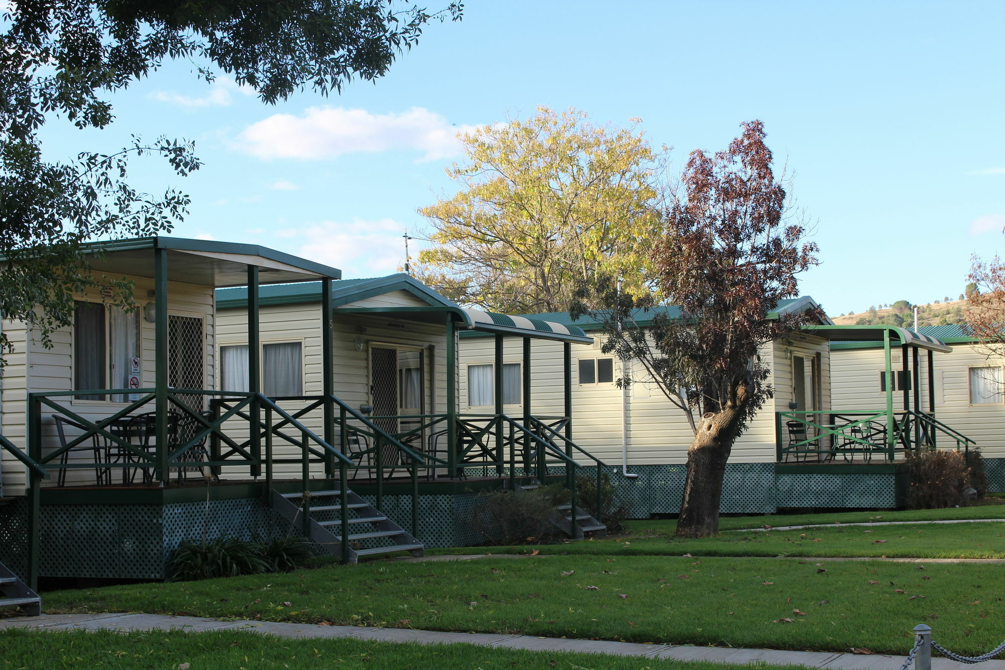 Gundagai Cabins & Tourist Park ภายนอก รูปภาพ